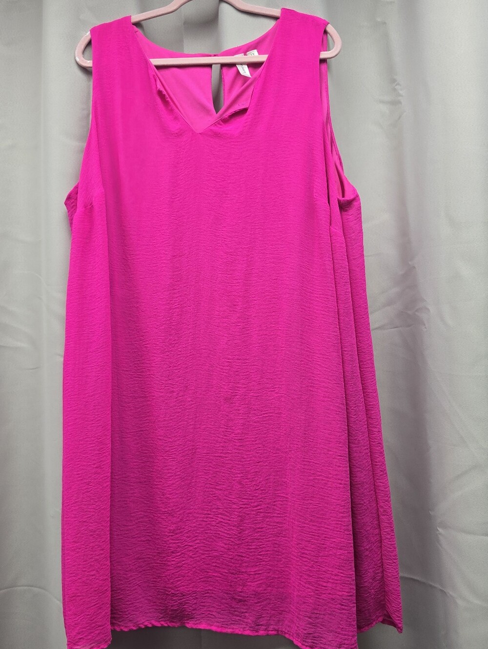 Tacera Sleeveless V-Neck Women's Top in Bright Pink Size 3X